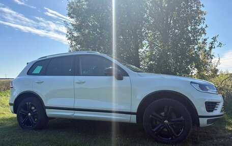 Volkswagen Touareg III, 2017 год, 3 860 000 рублей, 2 фотография