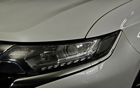 Mitsubishi Outlander III рестайлинг 3, 2018 год, 1 680 000 рублей, 10 фотография