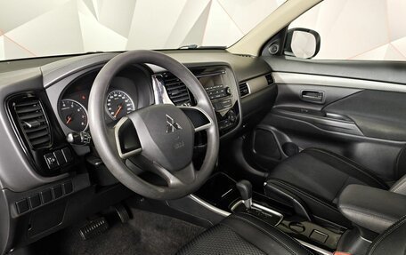 Mitsubishi Outlander III рестайлинг 3, 2018 год, 1 680 000 рублей, 19 фотография