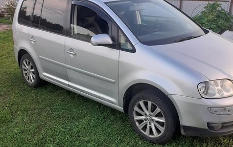 Volkswagen Touran III, 2005 год, 570 000 рублей, 1 фотография