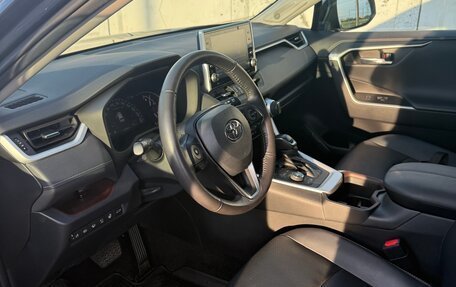 Toyota RAV4, 2022 год, 3 600 000 рублей, 10 фотография