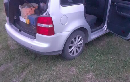 Volkswagen Touran III, 2005 год, 570 000 рублей, 10 фотография