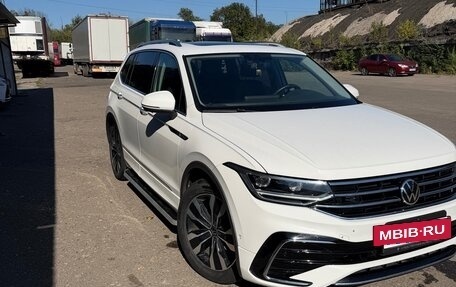 Volkswagen Tiguan II, 2022 год, 4 100 000 рублей, 3 фотография