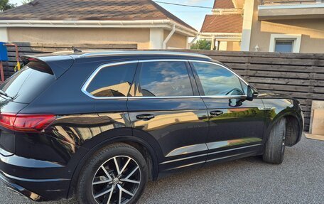 Volkswagen Touareg III, 2018 год, 5 000 000 рублей, 2 фотография
