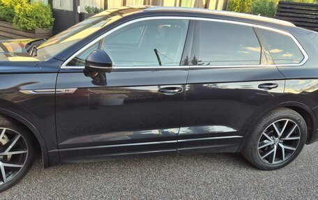Volkswagen Touareg III, 2018 год, 5 000 000 рублей, 4 фотография