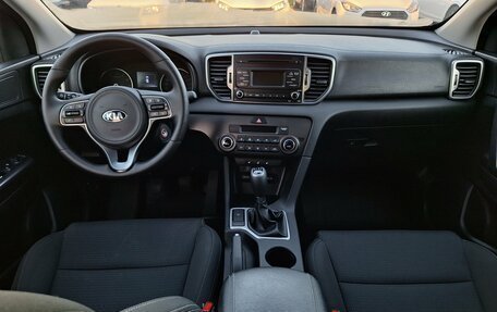 KIA Sportage IV рестайлинг, 2018 год, 1 800 000 рублей, 11 фотография
