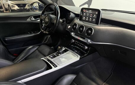 KIA Stinger I, 2018 год, 2 799 900 рублей, 10 фотография