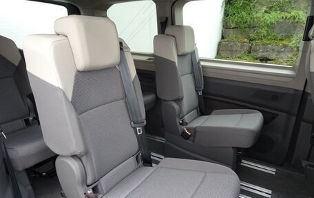 Volkswagen Multivan, 2023 год, 5 050 000 рублей, 16 фотография