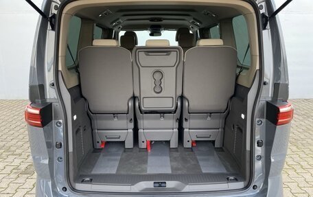 Volkswagen Multivan, 2023 год, 5 050 000 рублей, 19 фотография