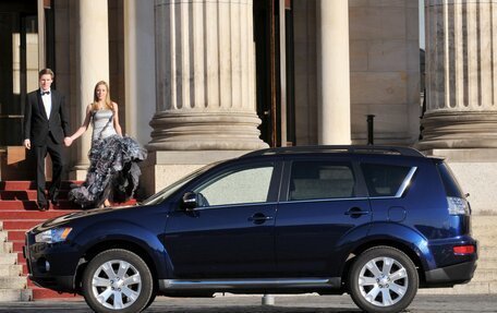 Mitsubishi Outlander III рестайлинг 3, 2012 год, 980 000 рублей, 2 фотография