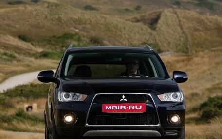 Mitsubishi Outlander III рестайлинг 3, 2012 год, 980 000 рублей, 3 фотография