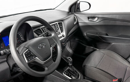 Hyundai Solaris II рестайлинг, 2021 год, 1 690 000 рублей, 9 фотография