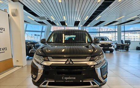 Mitsubishi Outlander III рестайлинг 3, 2019 год, 1 845 000 рублей, 3 фотография