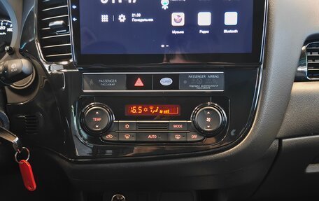Mitsubishi Outlander III рестайлинг 3, 2019 год, 1 845 000 рублей, 12 фотография