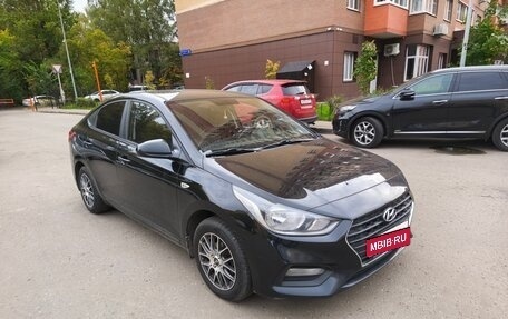 Hyundai Solaris II рестайлинг, 2018 год, 1 350 000 рублей, 1 фотография