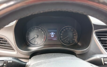 Hyundai Solaris II рестайлинг, 2018 год, 1 350 000 рублей, 5 фотография