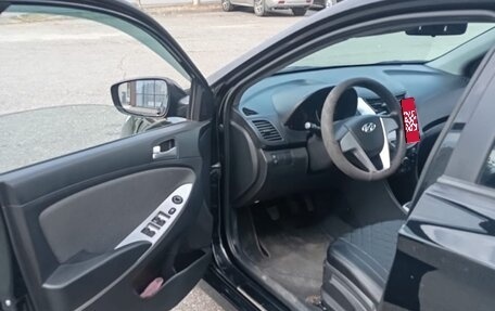 Hyundai Solaris II рестайлинг, 2012 год, 700 000 рублей, 11 фотография