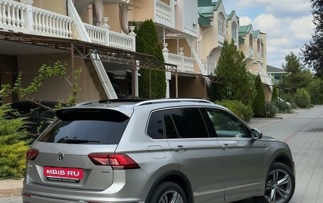 Volkswagen Tiguan II, 2019 год, 3 400 000 рублей, 2 фотография