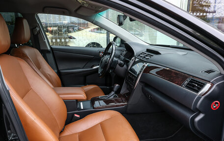 Toyota Camry, 2017 год, 2 398 000 рублей, 10 фотография