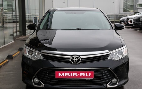 Toyota Camry, 2017 год, 2 398 000 рублей, 2 фотография