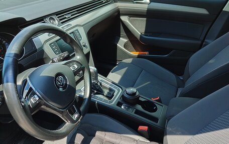 Volkswagen Passat B8 рестайлинг, 2016 год, 1 250 000 рублей, 17 фотография