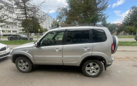 Chevrolet Niva I рестайлинг, 2012 год, 450 000 рублей, 2 фотография