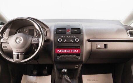 Volkswagen Touran III, 2011 год, 950 000 рублей, 6 фотография