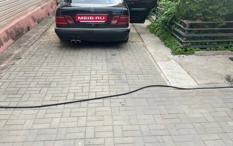 Mercedes-Benz E-Класс, 1998 год, 220 000 рублей, 4 фотография