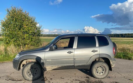 Chevrolet Niva I рестайлинг, 2012 год, 285 000 рублей, 3 фотография