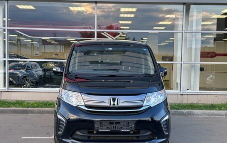 Honda Stepwgn IV, 2016 год, 1 570 000 рублей, 2 фотография
