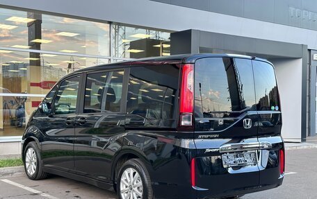 Honda Stepwgn IV, 2016 год, 1 570 000 рублей, 6 фотография