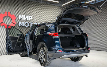 Toyota RAV4, 2018 год, 2 770 000 рублей, 8 фотография