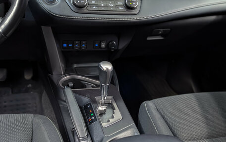 Toyota RAV4, 2018 год, 2 770 000 рублей, 24 фотография