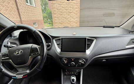 Hyundai Solaris II рестайлинг, 2018 год, 1 097 000 рублей, 9 фотография