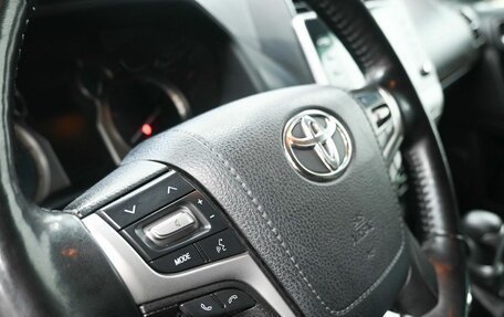 Toyota Land Cruiser Prado 150 рестайлинг 2, 2022 год, 6 499 900 рублей, 15 фотография