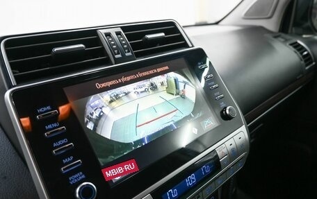 Toyota Land Cruiser Prado 150 рестайлинг 2, 2022 год, 6 499 900 рублей, 21 фотография