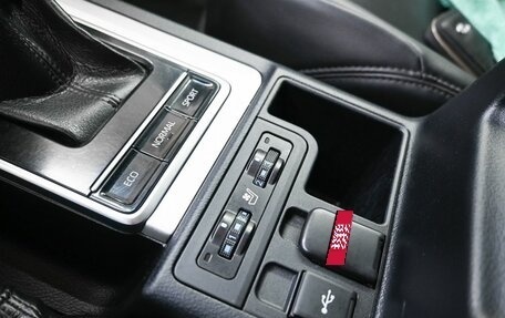 Toyota Land Cruiser Prado 150 рестайлинг 2, 2022 год, 6 499 900 рублей, 26 фотография