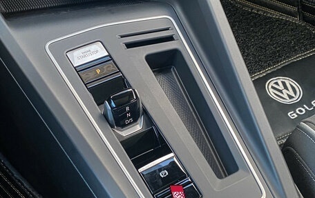 Volkswagen Golf VIII, 2021 год, 3 000 000 рублей, 28 фотография
