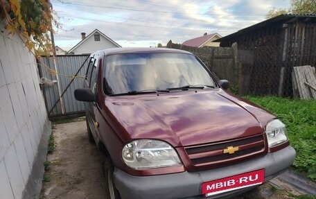 Chevrolet Niva I рестайлинг, 2004 год, 210 000 рублей, 2 фотография