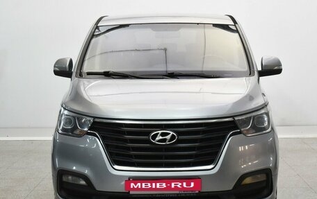 Hyundai H-1 II рестайлинг, 2018 год, 2 700 000 рублей, 2 фотография