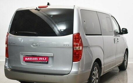 Hyundai H-1 II рестайлинг, 2018 год, 2 700 000 рублей, 4 фотография