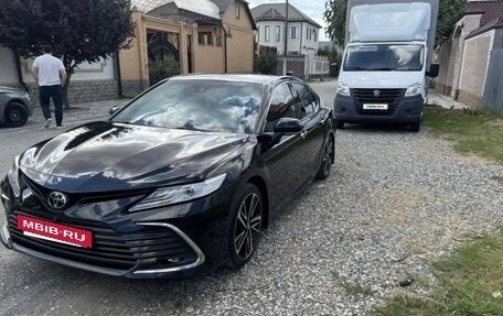 Toyota Camry, 2021 год, 2 950 000 рублей, 2 фотография