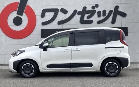 Toyota Sienta, 2024 год, 1 250 217 рублей, 3 фотография