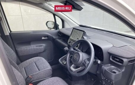 Toyota Sienta, 2024 год, 1 250 217 рублей, 7 фотография