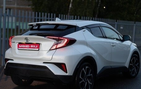 Toyota C-HR I рестайлинг, 2018 год, 1 950 000 рублей, 1 фотография