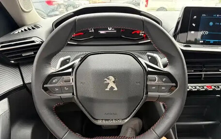 Peugeot 2008 II, 2023 год, 1 290 000 рублей, 10 фотография