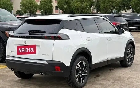 Peugeot 2008 II, 2023 год, 1 290 000 рублей, 4 фотография