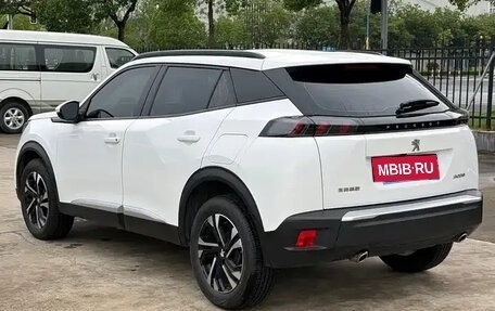 Peugeot 2008 II, 2023 год, 1 290 000 рублей, 5 фотография
