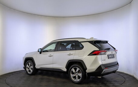 Toyota RAV4, 2022 год, 3 350 000 рублей, 7 фотография