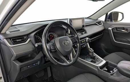 Toyota RAV4, 2022 год, 3 350 000 рублей, 16 фотография